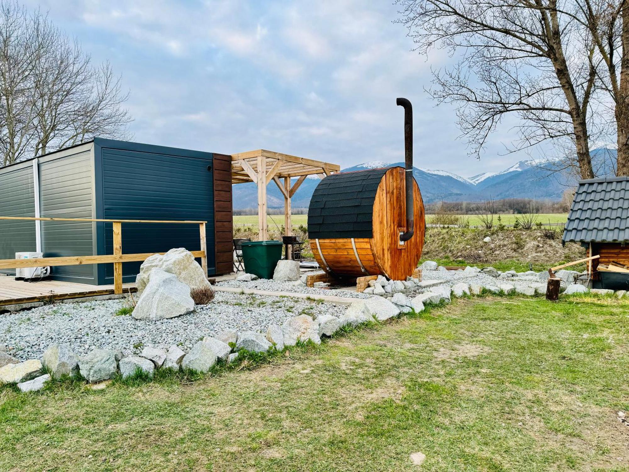 Tiny House With Mountain Views Apartment Turany Exterior photo